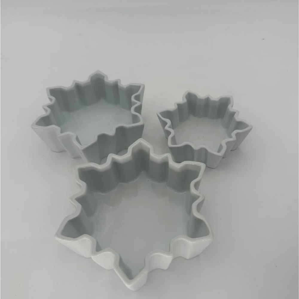Crate & Barrel set of 3 white snowflake remekins / bowls